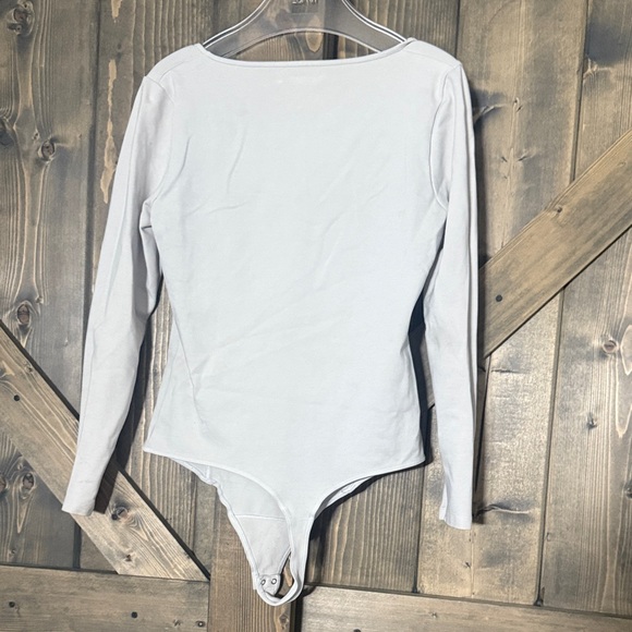 Abercrombie & Fitch Soft White Top - Picture 3 of 3